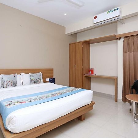 Oyo 6447 Samasth Rooms And Suites Mysore Exteriör bild