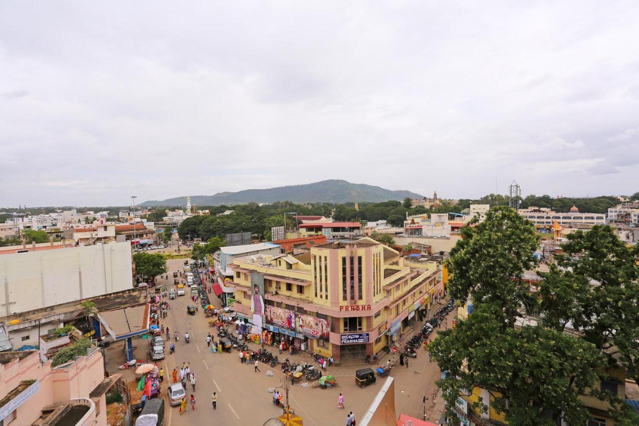 Oyo 6447 Samasth Rooms And Suites Mysore Exteriör bild