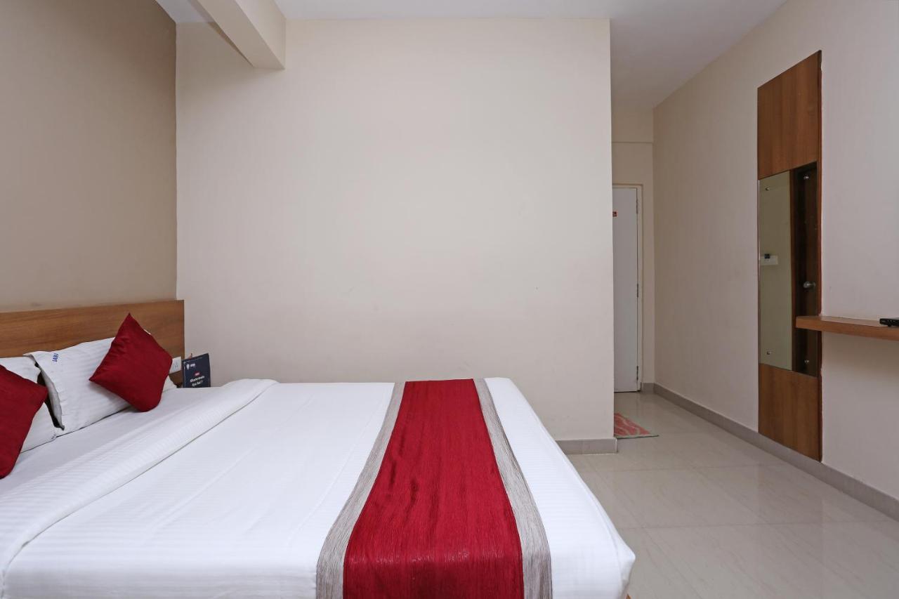 Oyo 6447 Samasth Rooms And Suites Mysore Exteriör bild