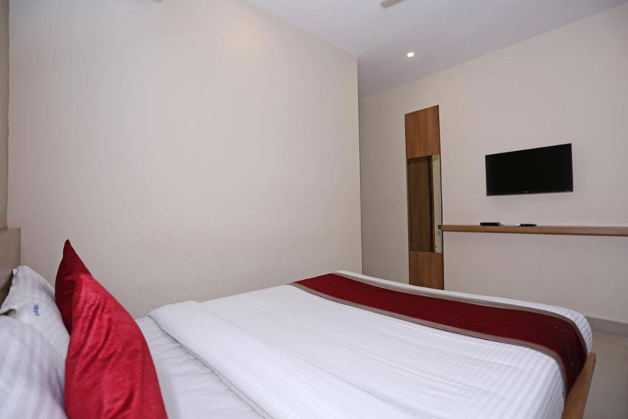 Oyo 6447 Samasth Rooms And Suites Mysore Exteriör bild