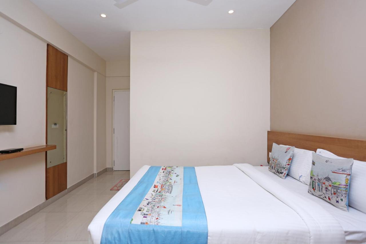 Oyo 6447 Samasth Rooms And Suites Mysore Exteriör bild