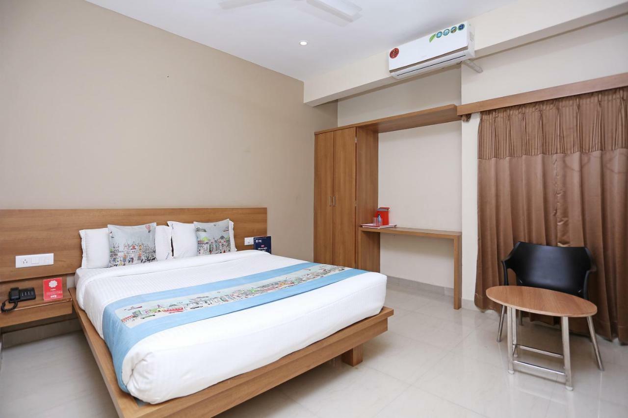 Oyo 6447 Samasth Rooms And Suites Mysore Exteriör bild